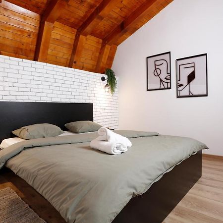 One Love Central Cottage บูคาเรสต์ ภายนอก รูปภาพ